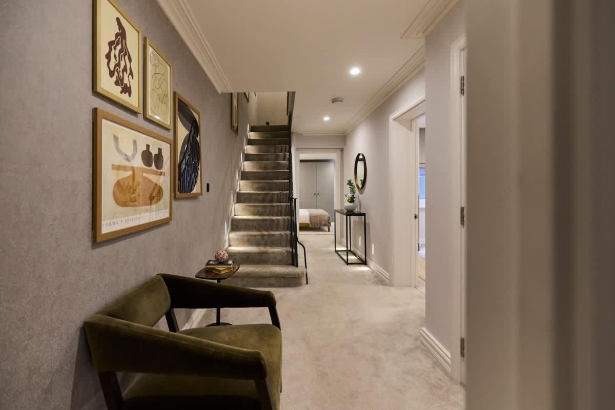 The Bayswater Retreat - Adorable 3bdr Flat With Balcony *